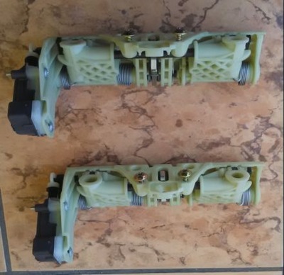 Mercedes cls w219 механизм подъёма подголовник задняя фото №1