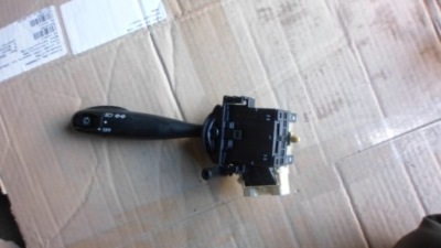 Toyota yaris i 99-03 verso вимикач світла фото №1