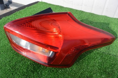 Ford focus mk3 lift лампа задня права фото №1