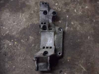 Кронштейн кронштейн генератора vw audi r045903143c фото №1