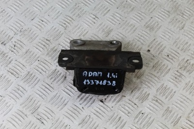 Кронштейн подушка двигуна opel adam 13371838 фото №1