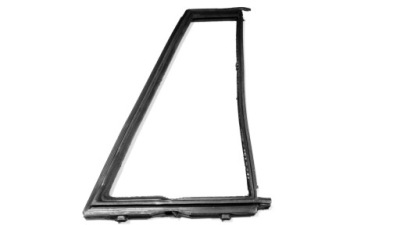 Прокладка трикутне ліва перед mercedes w110 w111 фото №1