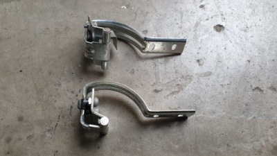 Actros mp3 петля дверцята двері кришка бардачка фото №1