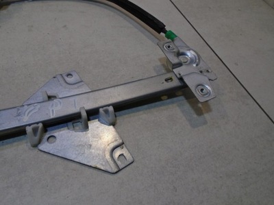 Подъемник стекло правый задняя mitsubishi space star i фото №1