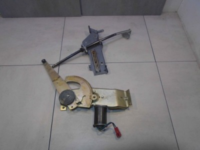 Подъемник направляющая стекло левый перед le baron 3.0 фото №1