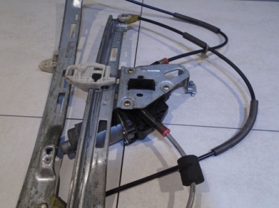 Механізм скло правий перед peugeot 206 фото №1