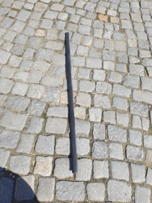 Молдинг двері правий перед bmw e36 compact 8146364 фото №1