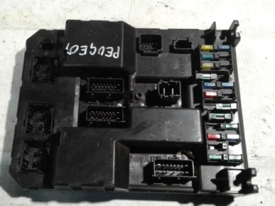Коробка предохранителей модуль bsi peugeot 307 9651196780 фото №1