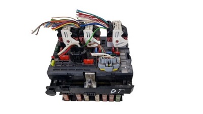 Peugeot citroen коробка запобіжників r05 bsm 9675878480 фото №1