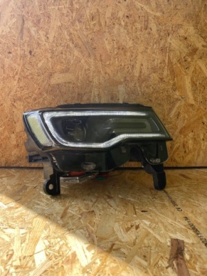 Лампа права jeep grand cherokee wk2 lift srt! фото №1