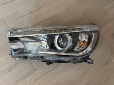 Фара лампа перед передня ліва toyota hilux viii 2015- led фото №1