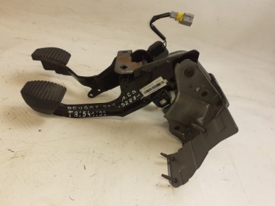 Педаль педалі гальма зчеплення peugeot 301 фото №1