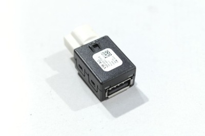 VW AUDI SEAT SKODA LIZDAS USB 5Q0035726B 