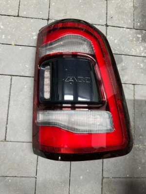 Dodge ram фара правый задний  led 2019- черная фото №1