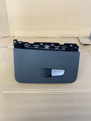 Бардачок консолі / 50543555 / alfa romeo stelvio фото №1