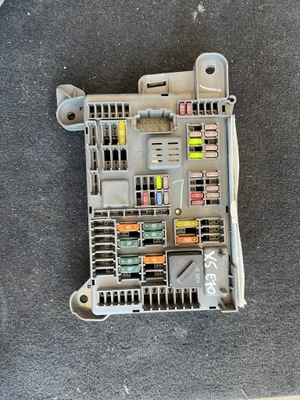 Bmw x5 e70 коробка запобіжників фото №1