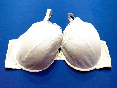 90DD UK 40DD M&S usztywniany koronkowy plunge ET2629