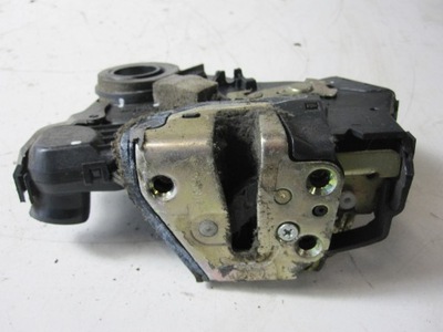 Замок двері передній лівий toyota corolla e12 2001r фото №1