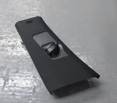 Защита стойка l volkswagen оригинальный номер 3g8868417 фото №1