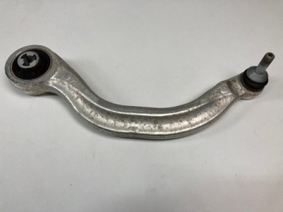 Важіль правий нижній передній tesla 3 y фото №1