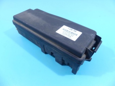 Коробка предохранителей opel vectra c 13165901 фото №1