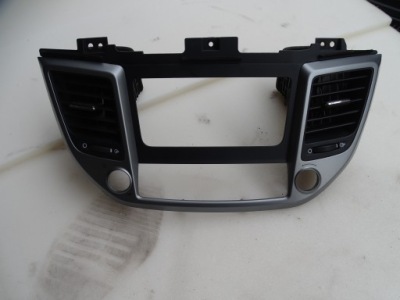 Панель воздуховод радио hyundai tucson ii 2015 фото №1