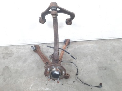 Поворотный кулак ступица правый перед dodge charger 05-10 фото №1