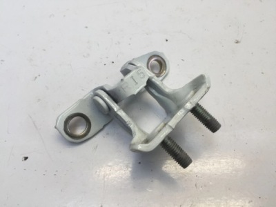 Mitsubishi l200 v петля двері правий задня верхній фото №1