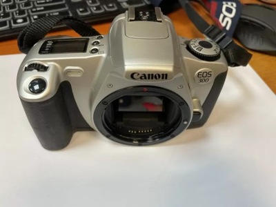 APARAT CANON EOS 300