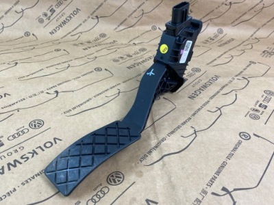 Gd golf sportsvan педаль газа 5q1723503g фото №1