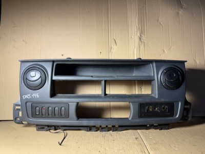 Панель  панель рамка радио renault master 2 movano 8200188999 фото №1