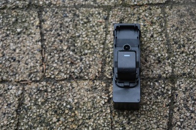 Кнопка регулювання вікон передній mazda 6 vi gkl166370a фото №1