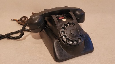 Stary telefon gabinetowy – HEEMAF PTT.