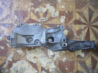 Peugeot 2.0 hdi кронштейн генератора 9674969780 фото №1