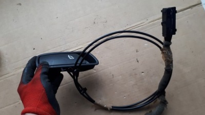 Q5 8r ручка сидіння трос лівий задня 8r0885681a фото №1