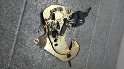 Замок лівий задня kia carnival 02r ii 2.9tdi фото №1