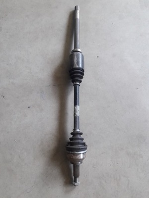 Приводной вал правая trafic vivaro 1.9 dci 8200169291 01-06 фото №1