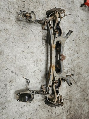 Балка підвіска задня поворотний кулак ступиця ліва права 1.2t toyota c-hr фото №1