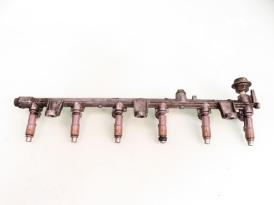 LISTWA WTRYSKOWA LEXUS IS I 200