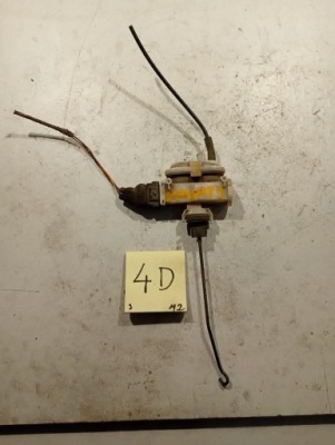 Nissan pathfinder привід замка кришки багажника фото №1