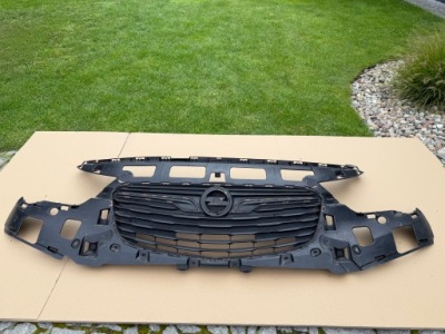 Решітка радіатора решітка радіатора eu opel combo e 2018 - 2025 . фото №1