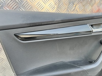 Обшивка дверь перед левый skoda karoq фото №1