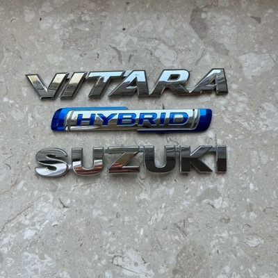 SUZUKI VITARA HYBRID EMBLEMA DE TAPA PARTE TRASERA 77831-54P00 77831-85P0  