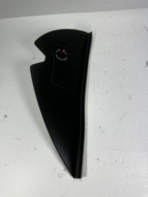 Kadjar i lift защита обивка заглушка консоли правая 689205287r фото №1