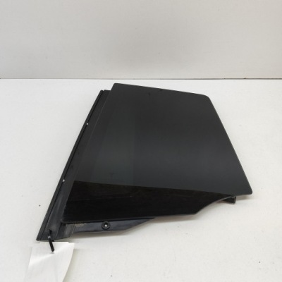 Tesla model x 2016 скло кузовна задня фото №1