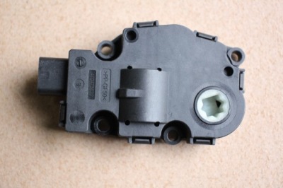 Моторчик обігрівача bmw e90 e91 e92 e93 e81 e82 e87 e88 x4 efb332 фото №1