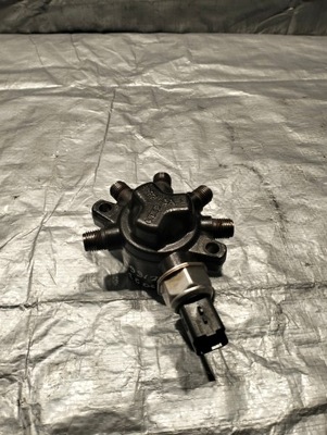 Распределитель топлива renaul clio iii 8200617071867 1.5dci 50kw 2006r 3pin фото №1