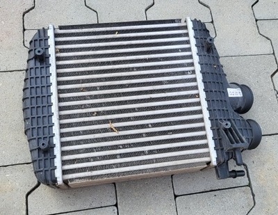 Maserati levante интеркулер радиатор воздуха 670109556 фото №1