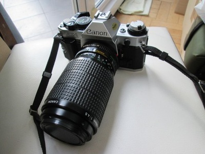 Aparat Canon AE-1 PROGRAM Z CANONEM 75-200 / 4,5