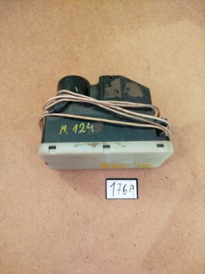 Mercedes 190 w124 0008001148 помпа центрального замка оригинал фото №1